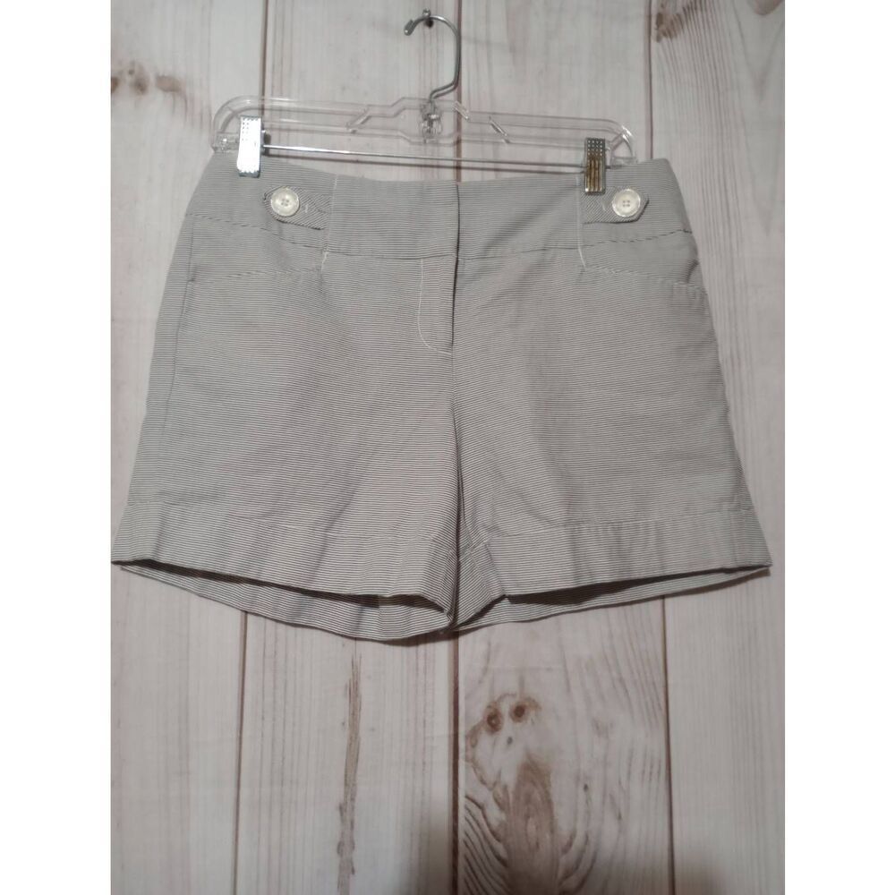 The Limited Shorts Ladies 6 Cassidy Fit Gray White Chino‎